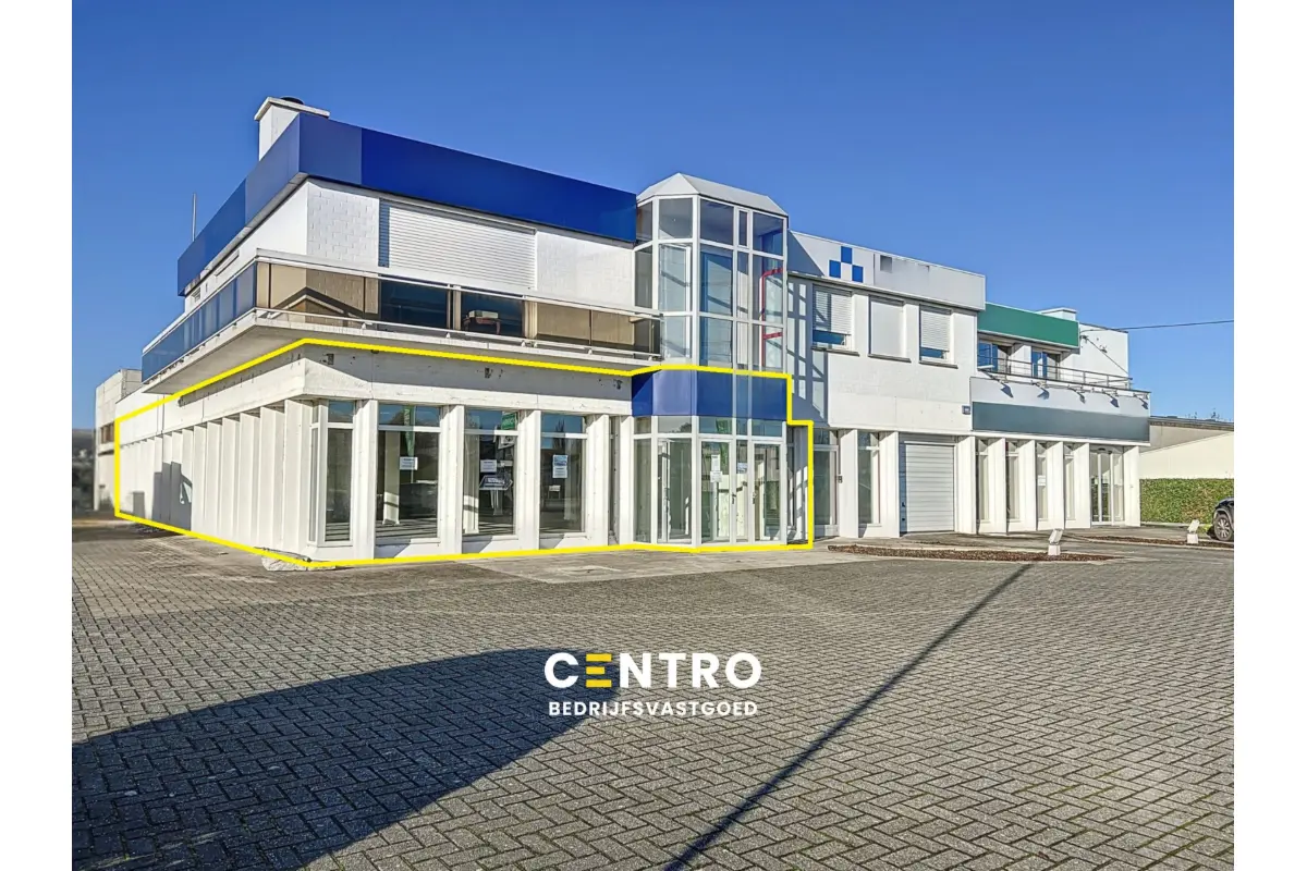 Handelszaak te  huur in Roeselare 8800 0.00€  slaapkamers 500.00m² - Zoekertje 788769
