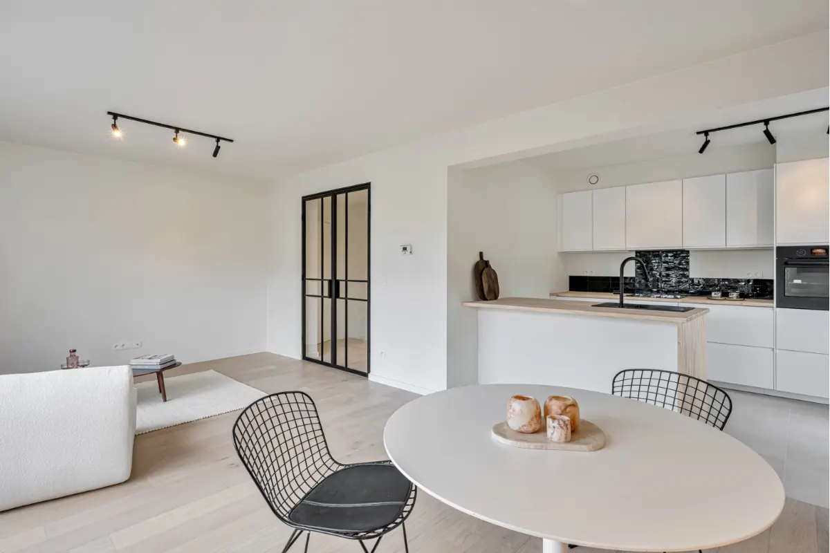 Appartement te  huur in Assebroek 8310 1030.00€ 2 slaapkamers 103.00m² - Zoekertje 788225
