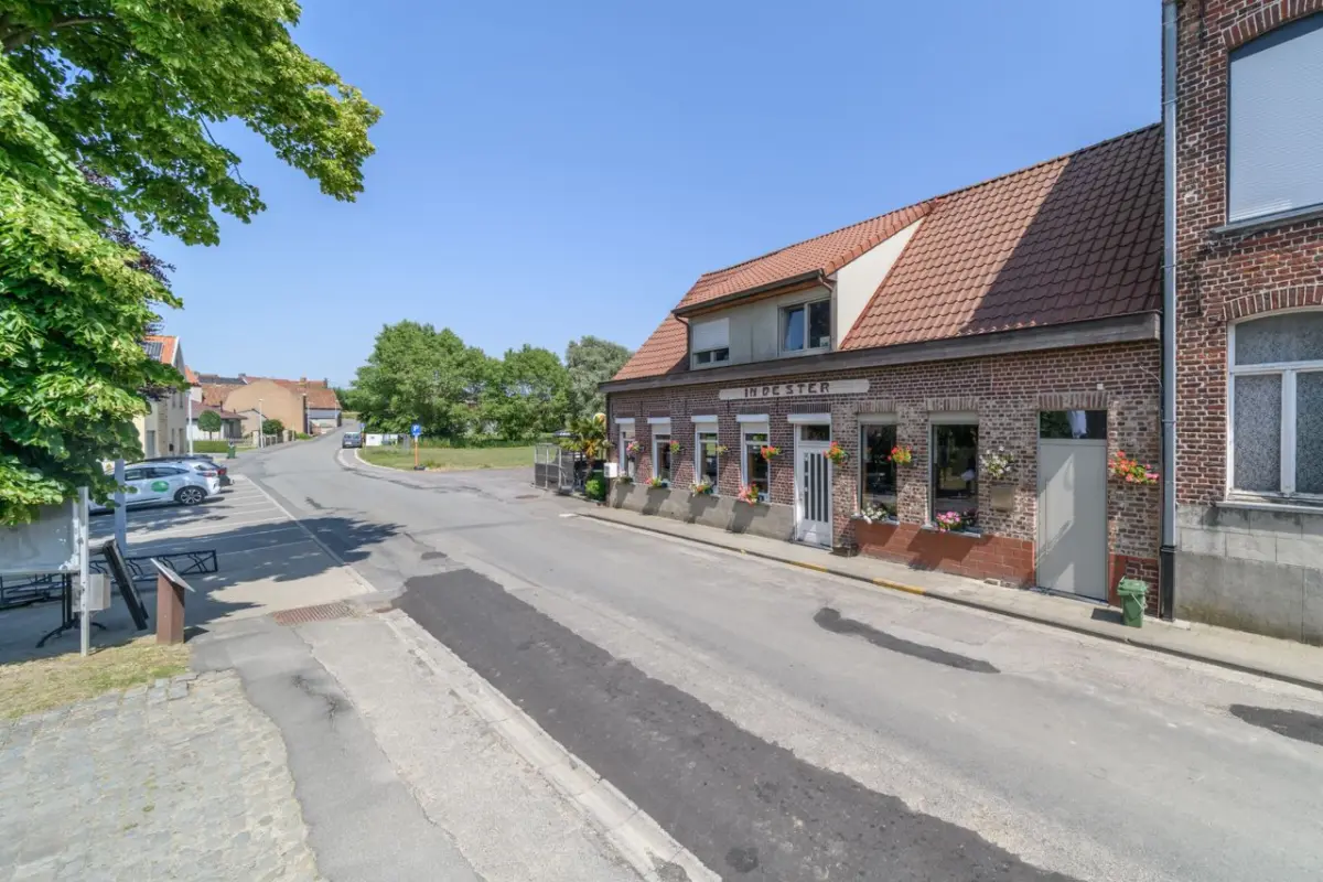 Handelszaak te  koop in Poperinge 8970 580000.00€  slaapkamers m² - Zoekertje 789184