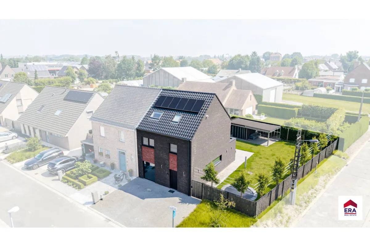 Huis te  koop in Oostrozebeke 8780 465000.00€ 5 slaapkamers 210.00m² - Zoekertje 790034