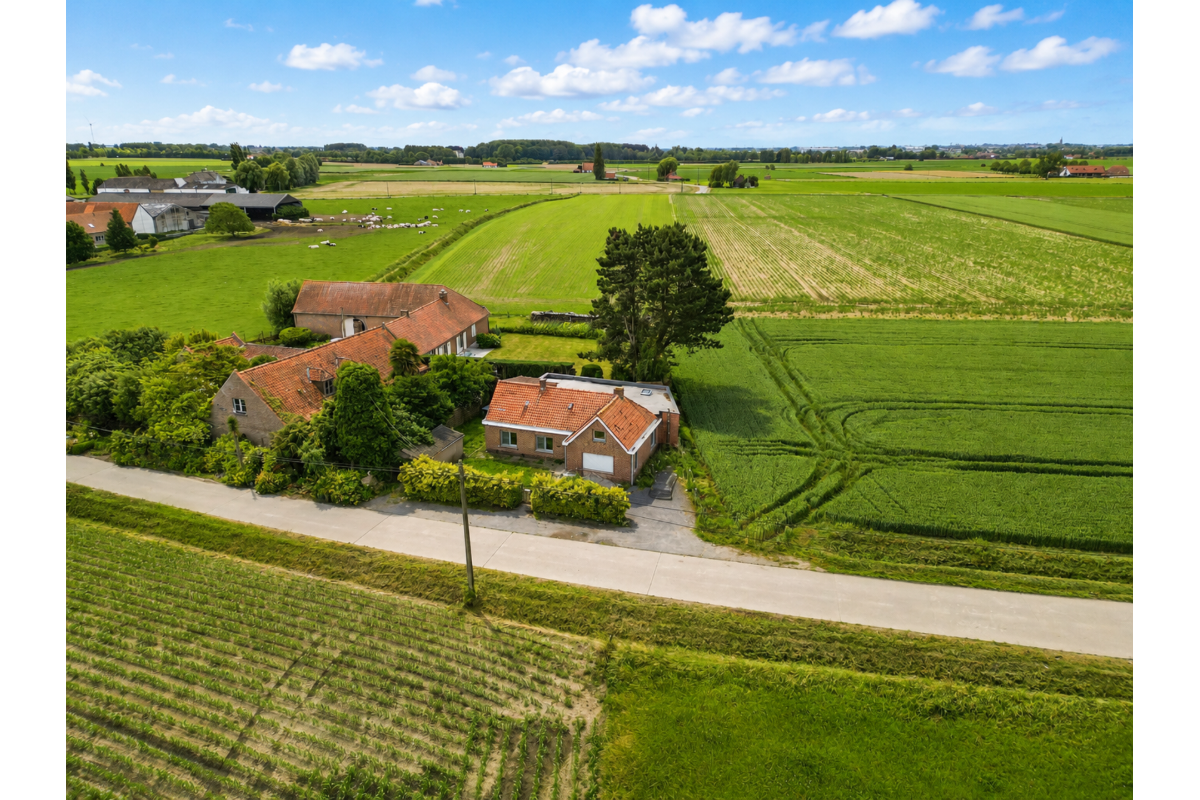 Huis te  koop in Spiere-Helkijn 8587 330000.00€ 3 slaapkamers 127.00m² - Zoekertje 790307