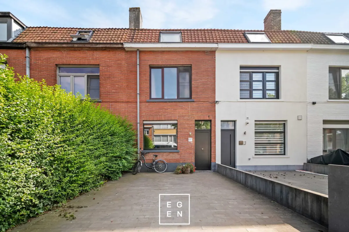 Huis te  koop in Brugge 8000 269000.00€ 4 slaapkamers 125.00m² - Zoekertje 790446