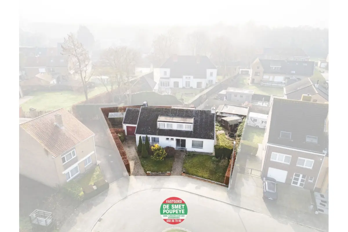 Huis te  koop in Assebroek 8310 349000.00€ 4 slaapkamers 216.00m² - Zoekertje 790168