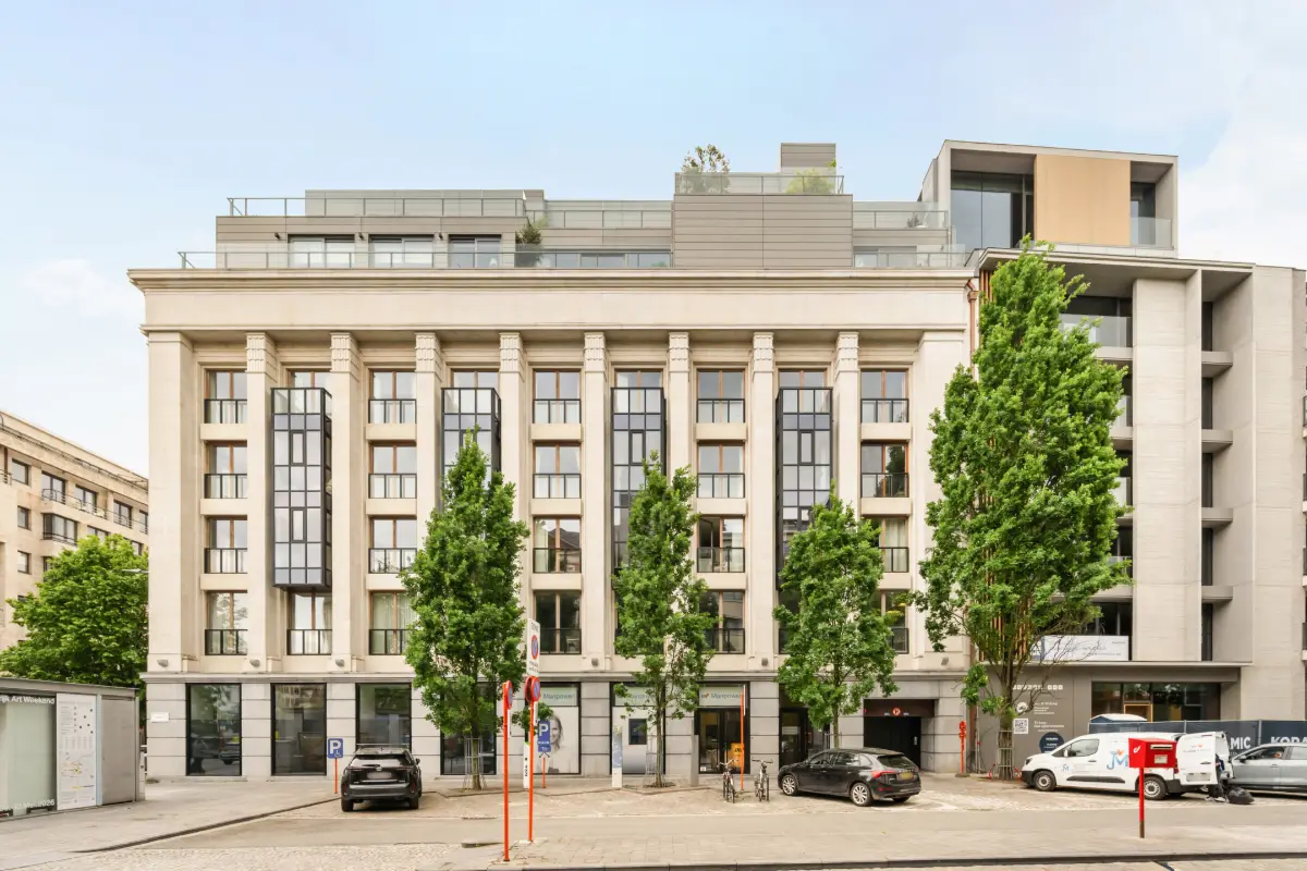 Handelszaak te  koop in Kortrijk 8500 1299000.00€  slaapkamers 680.00m² - Zoekertje 791820
