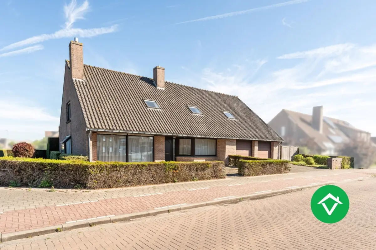 Huis te  koop in Roeselare 8800 449000.00€ 7 slaapkamers 389.00m² - Zoekertje 792520