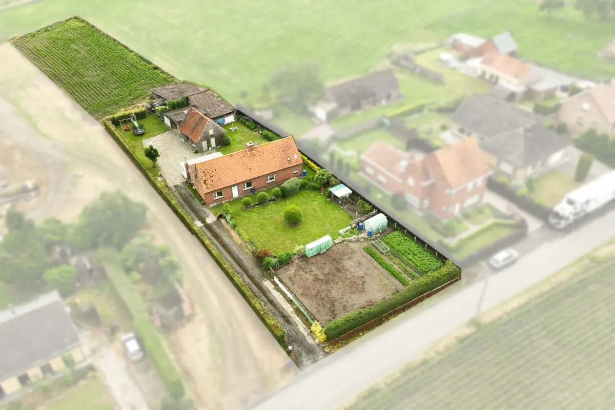 Boerderij te  in Hansbeke 9850 415000.00€ 4 slaapkamers m² - Zoekertje 792489