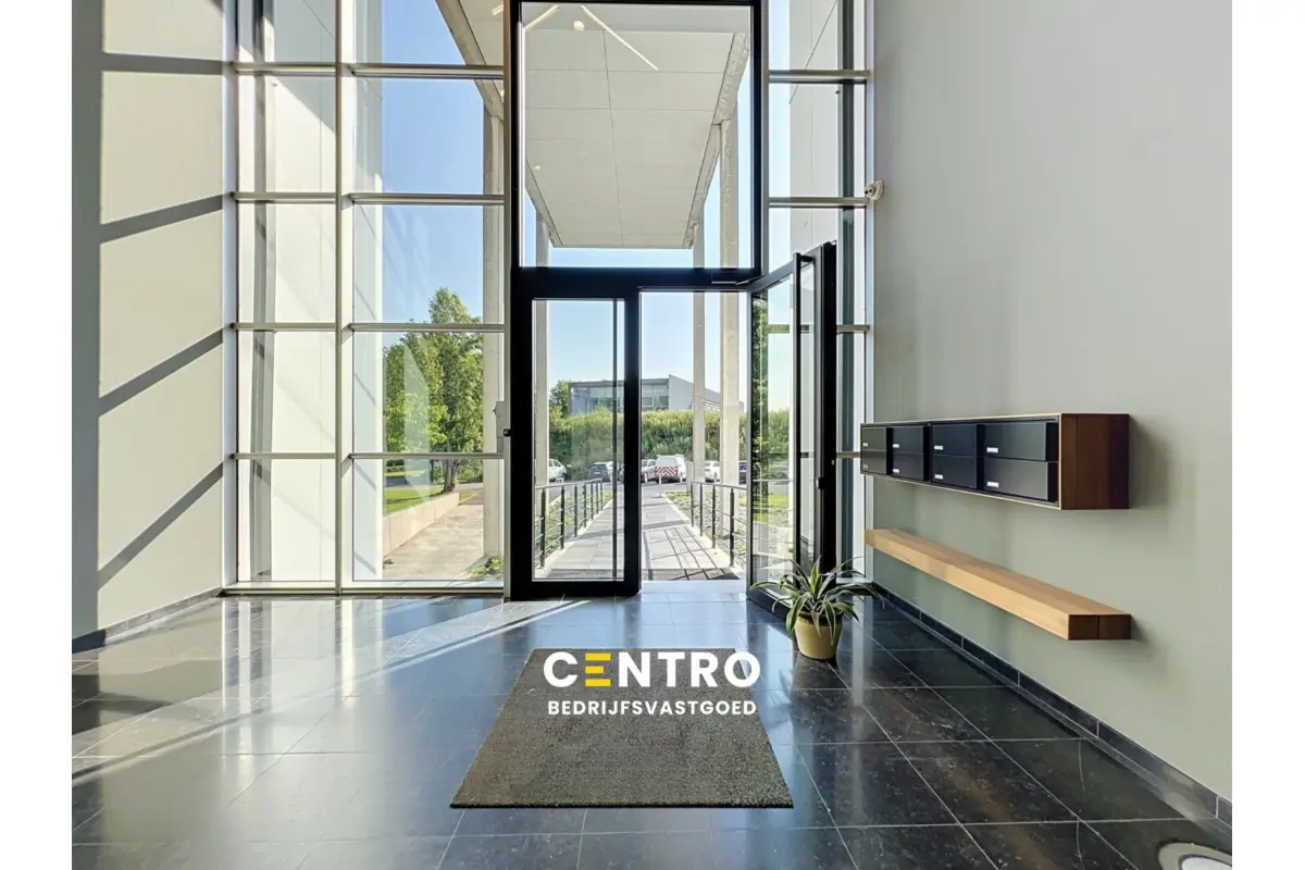 Handelszaak te  huur in Ieper 8900 664.00€  slaapkamers 66.43m² - Zoekertje 792494