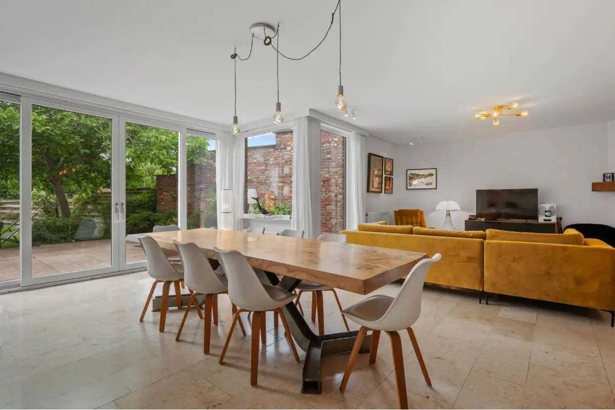 Huis te  huur in Harelbeke 8530 1250.00€ 6 slaapkamers 300.00m² - Zoekertje 792789