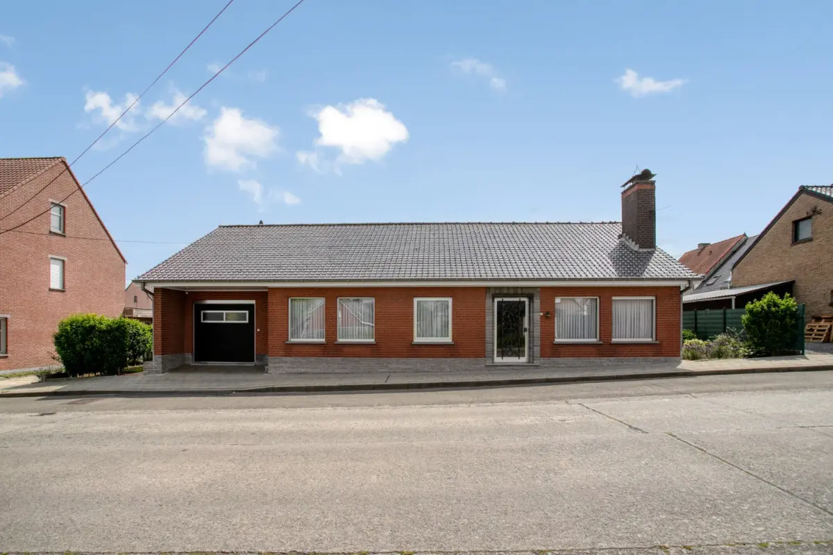Bungalow te  koop in Staden 8840 290000.00€ 3 slaapkamers 298.00m² - Zoekertje 792928