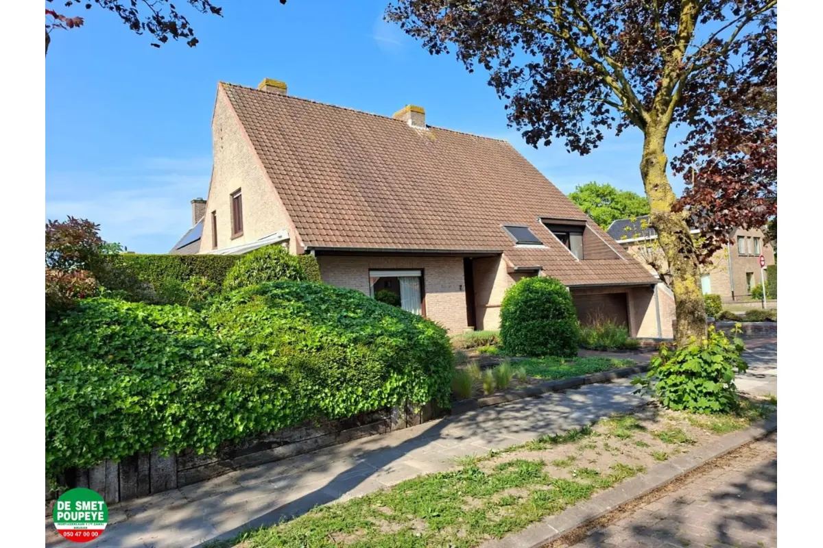 Villa te  koop in Assebroek 8310 825000.00€ 4 slaapkamers 285.00m² - Zoekertje 794459