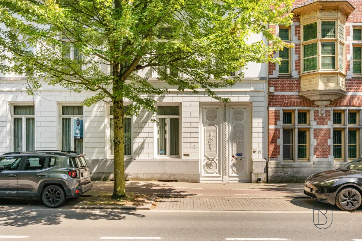 Huis te  koop in Kortrijk 8500 1200000.00€ 5 slaapkamers 400.00m² - Zoekertje 794151