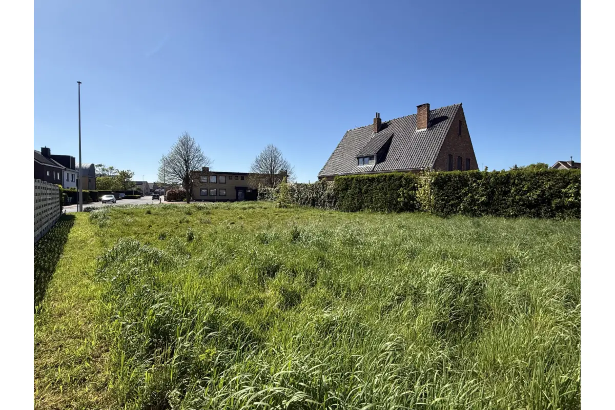 Grond te  koop in Oostende 8400 350000.00€  slaapkamers m² - Zoekertje 796511