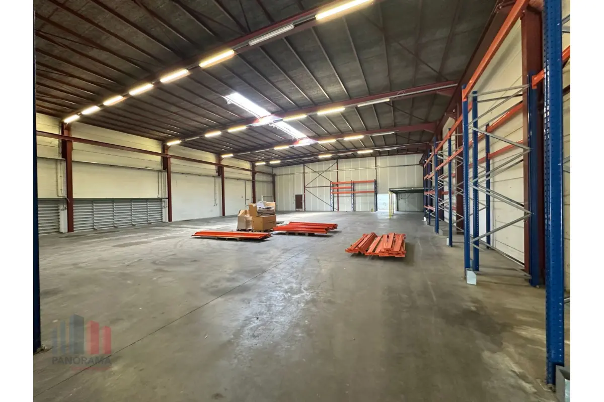 Handelszaak te  huur in Deerlijk 8540 5300.00€  slaapkamers 1300.00m² - Zoekertje 797152