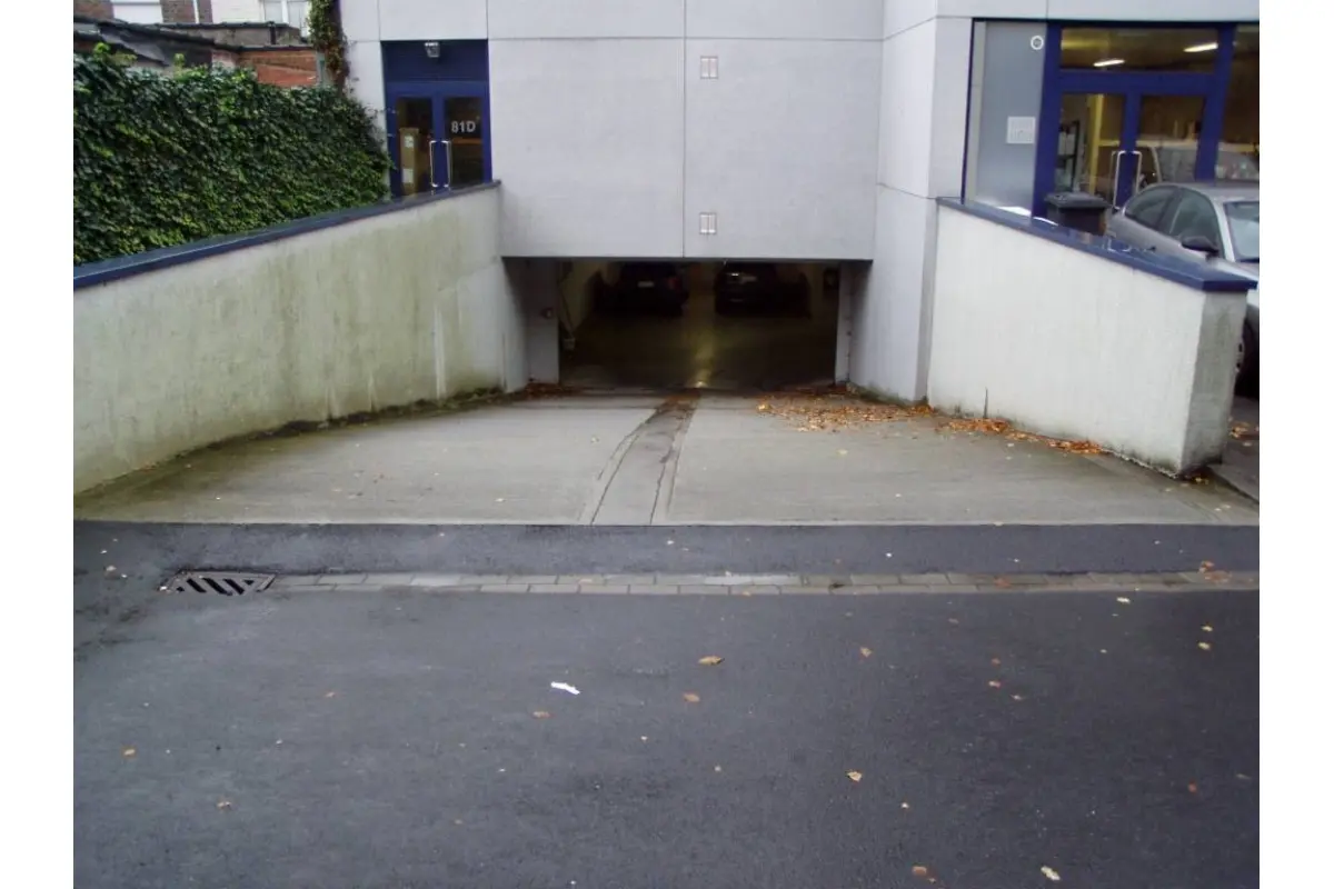Parking & garage te  huur in Kortrijk 8500 99.00€  slaapkamers m² - Zoekertje 797143