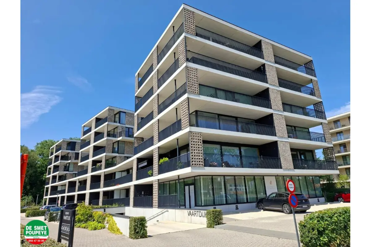 Appartement te  koop in Sint-Michiels 8200 370000.00€ 2 slaapkamers 87.00m² - Zoekertje 797438