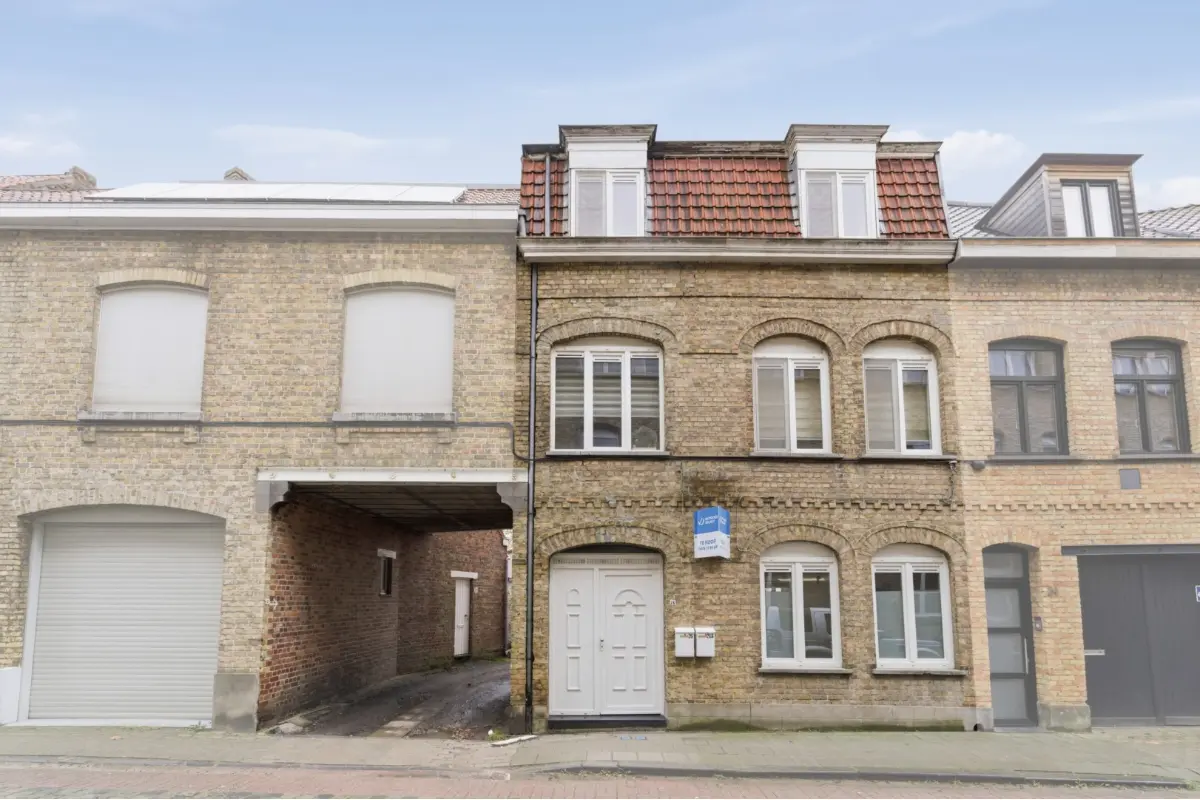Appartementsgebouw te  koop in Ieper 8900 275000.00€ 4 slaapkamers 328.00m² - Zoekertje 797568