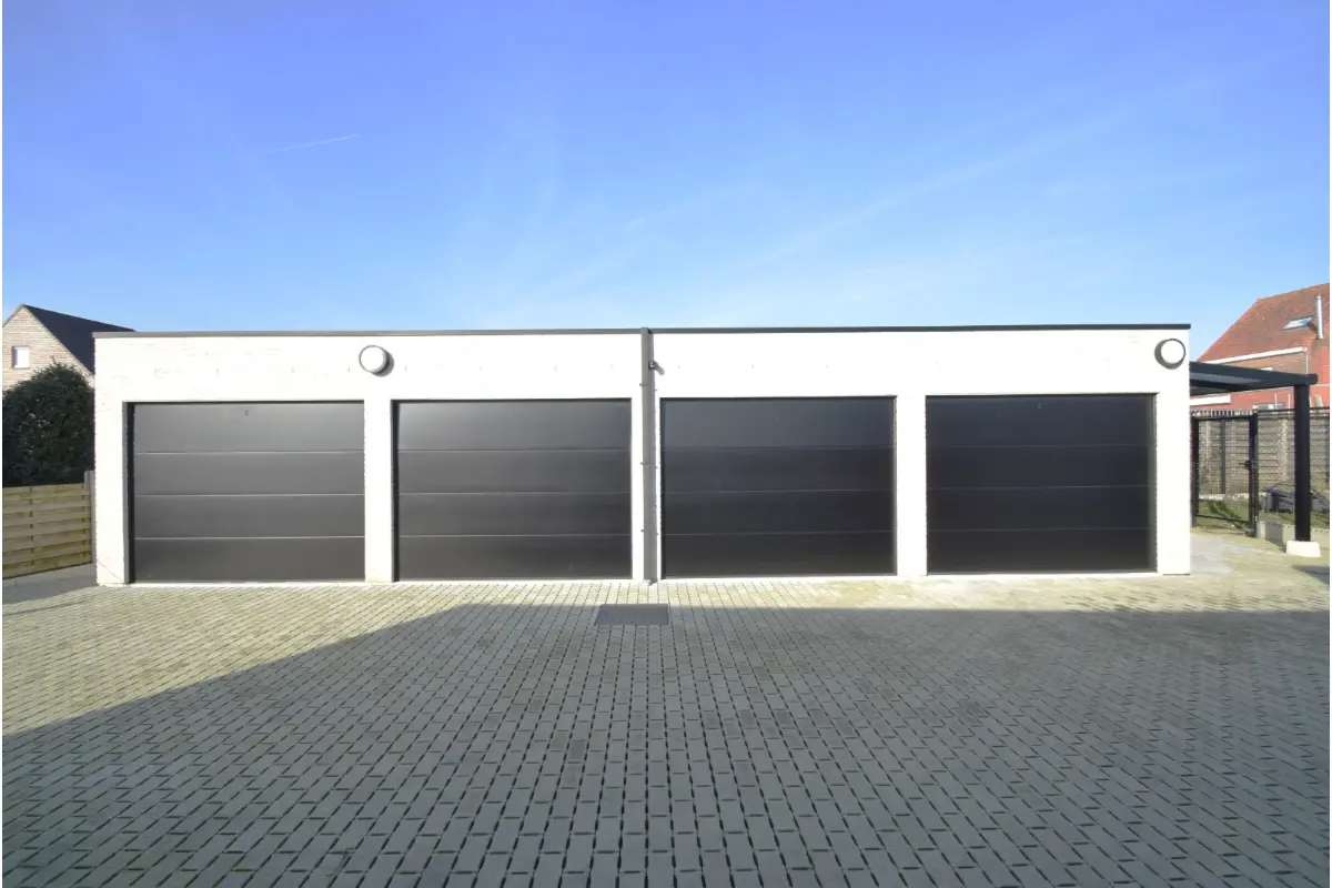 Parking & garage te  koop in Staden 8840 29950.00€  slaapkamers m² - Zoekertje 797717