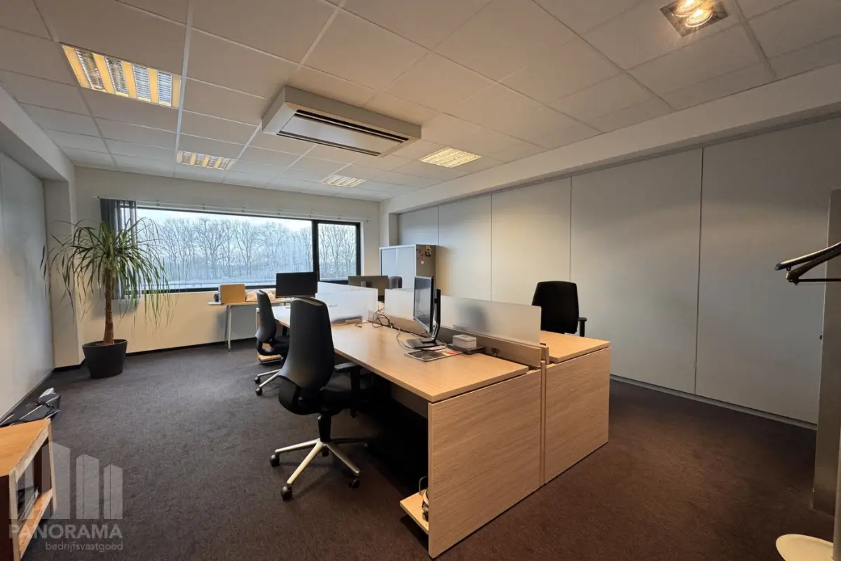 Handelszaak te  huur in Oostkamp 8020 3750.00€  slaapkamers 450.00m² - Zoekertje 797953