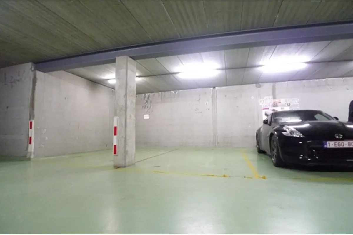Parking & garage te  huur in Sint-Michiels 8200 55.00€  slaapkamers m² - Zoekertje 798289