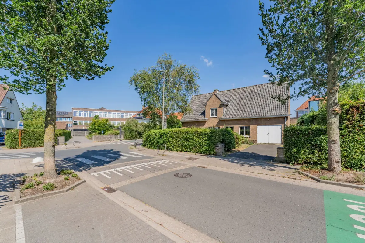 Villa te  koop in Assebroek 8310 419000.00€ 4 slaapkamers 201.00m² - Zoekertje 798934