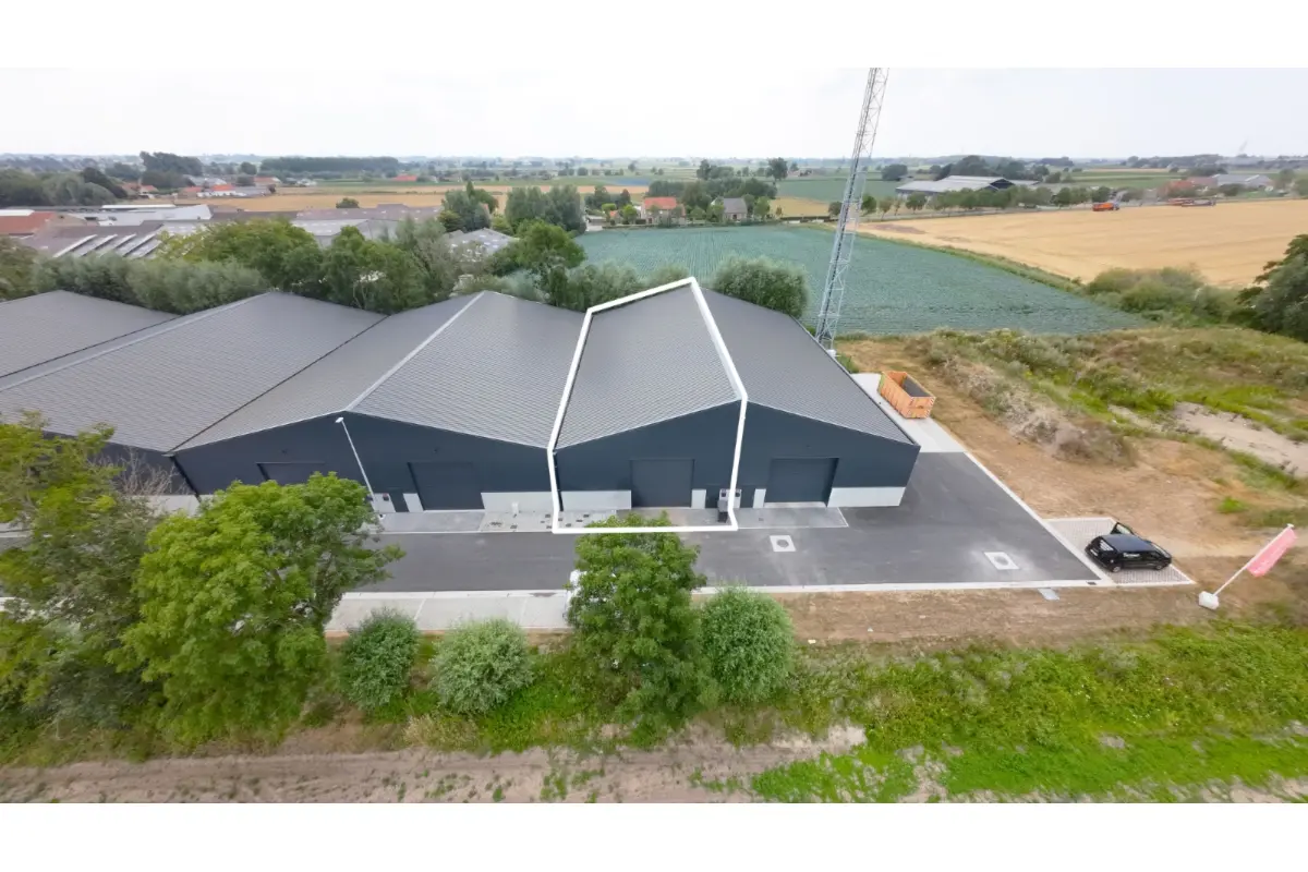 Huis te  koop in Werken 8610 325000.00€  slaapkamers 377.00m² - Zoekertje 799864