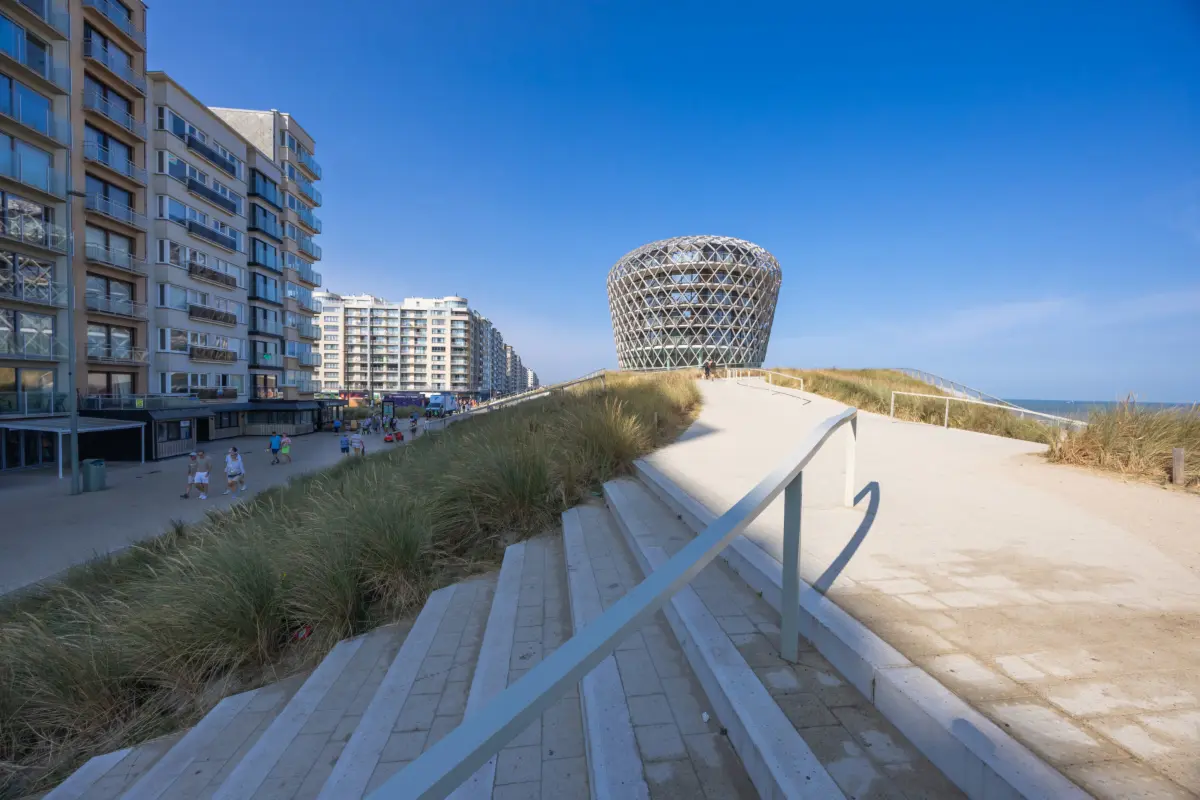 Huis te  koop in Middelkerke 8430 495000.00€  slaapkamers 262.00m² - Zoekertje 800374