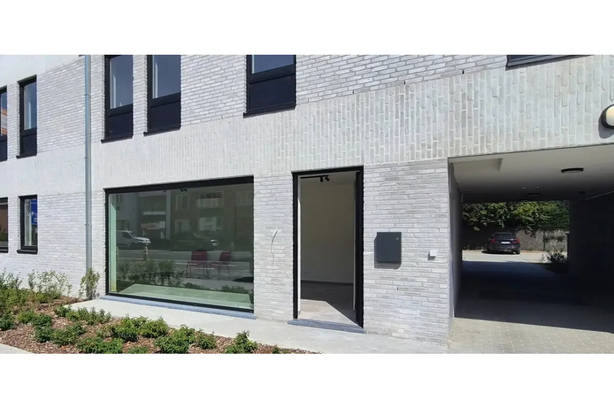 Huis te  huur in Sint-Andries 8200 900.00€  slaapkamers m² - Zoekertje 800901