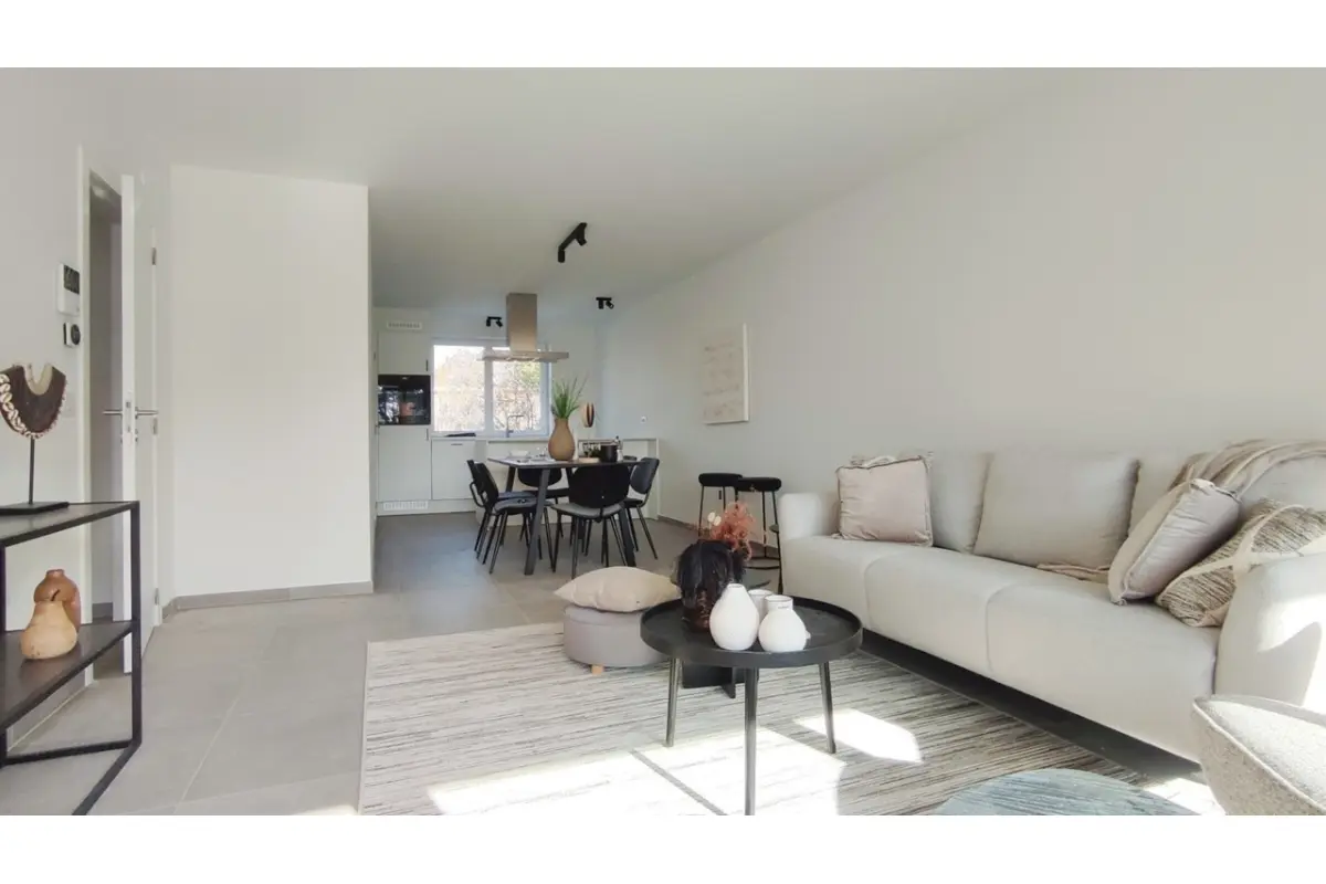 Huis te  huur in Sint-Andries 8200 1275.00€ 2 slaapkamers m² - Zoekertje 800899