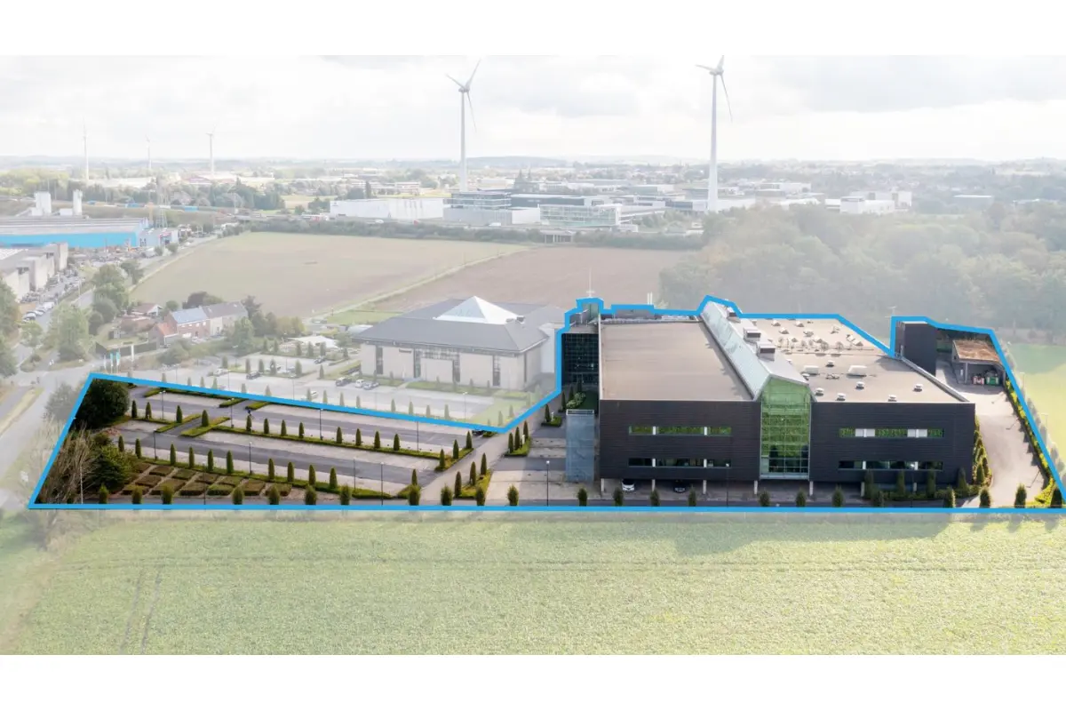 Handelszaak te  huur in Kortrijk 8500 0.00€  slaapkamers 1000.00m² - Zoekertje 800938
