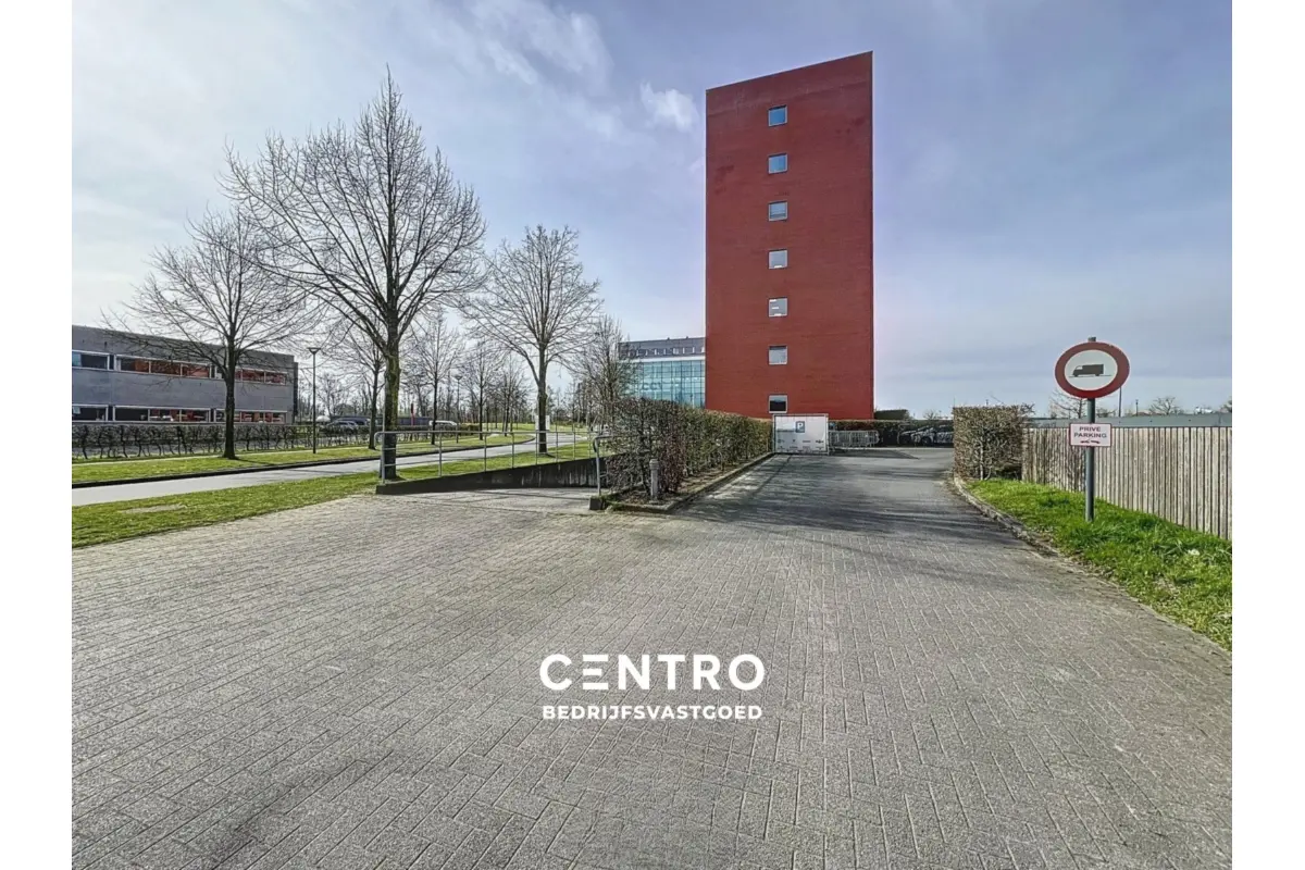 Handelszaak te  huur in Ieper 8900 7500.00€  slaapkamers 700.00m² - Zoekertje 802509