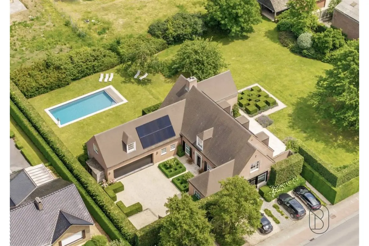 Huis te  koop in Wielsbeke 8710 0.00€ 5 slaapkamers 530.00m² - Zoekertje 802602