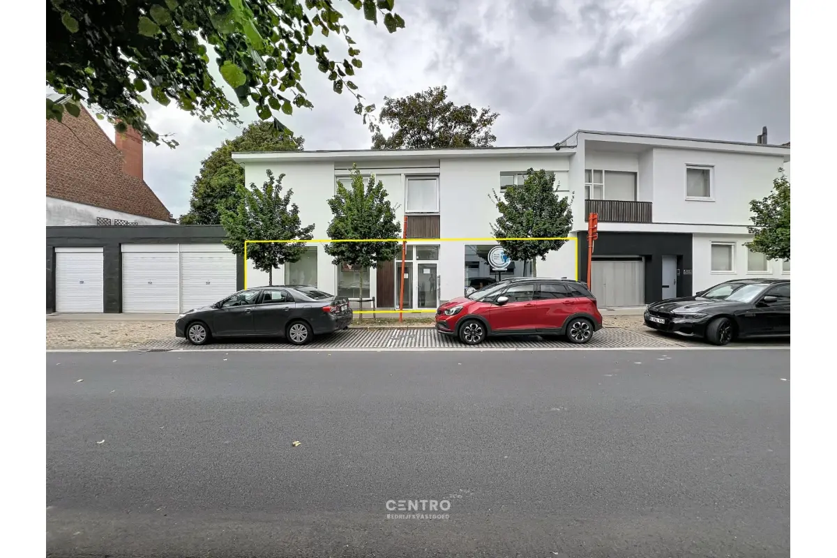Handelszaak te  huur in Roeselare 8800 900.00€  slaapkamers 100.00m² - Zoekertje 803257