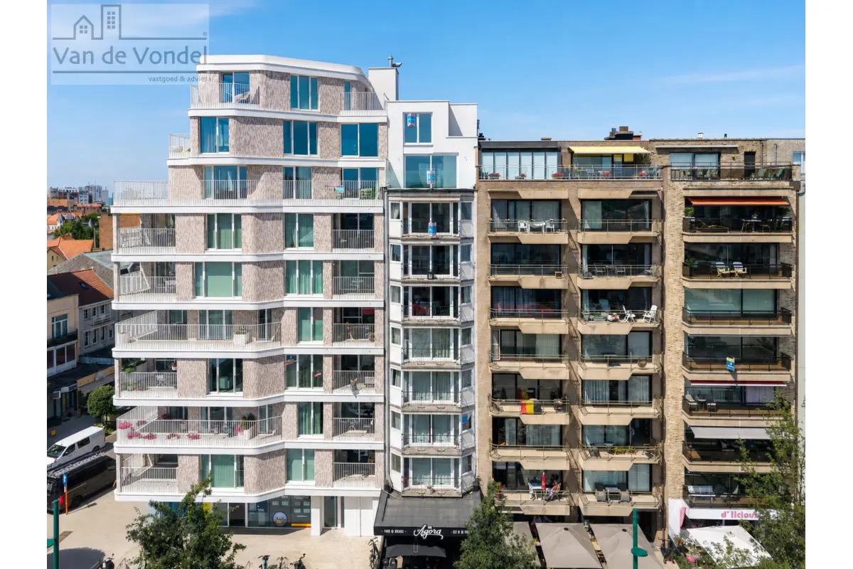 Mixgebouw te  koop in De Panne 8660 1560000.00€ 14 slaapkamers 546.00m² - Zoekertje 804118