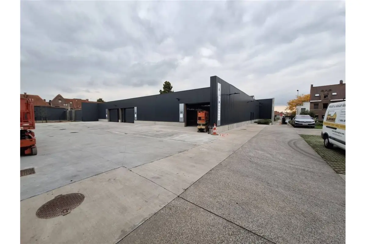 Handelszaak te  huur in Deerlijk 8540 1249.00€  slaapkamers m² - Zoekertje 804224