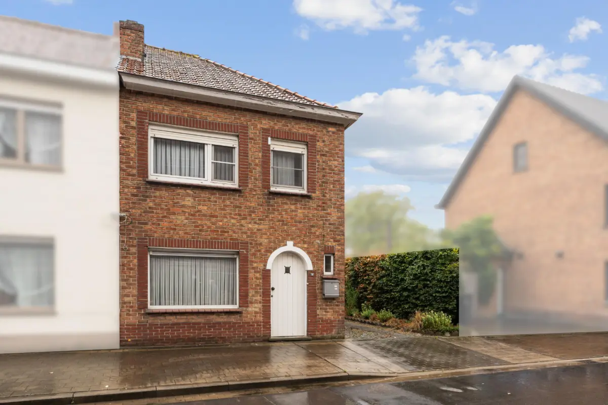 Huis te  koop in Oostkamp 8020 310000.00€ 3 slaapkamers m² - Zoekertje 804064
