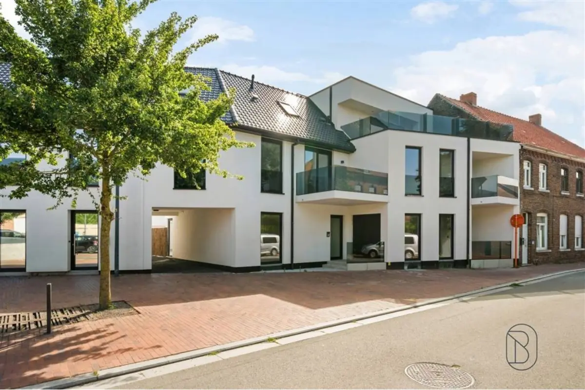 Appartement te  koop in Spiere-Helkijn 8587 245000.00€ 1 slaapkamers 77.00m² - Zoekertje 804474