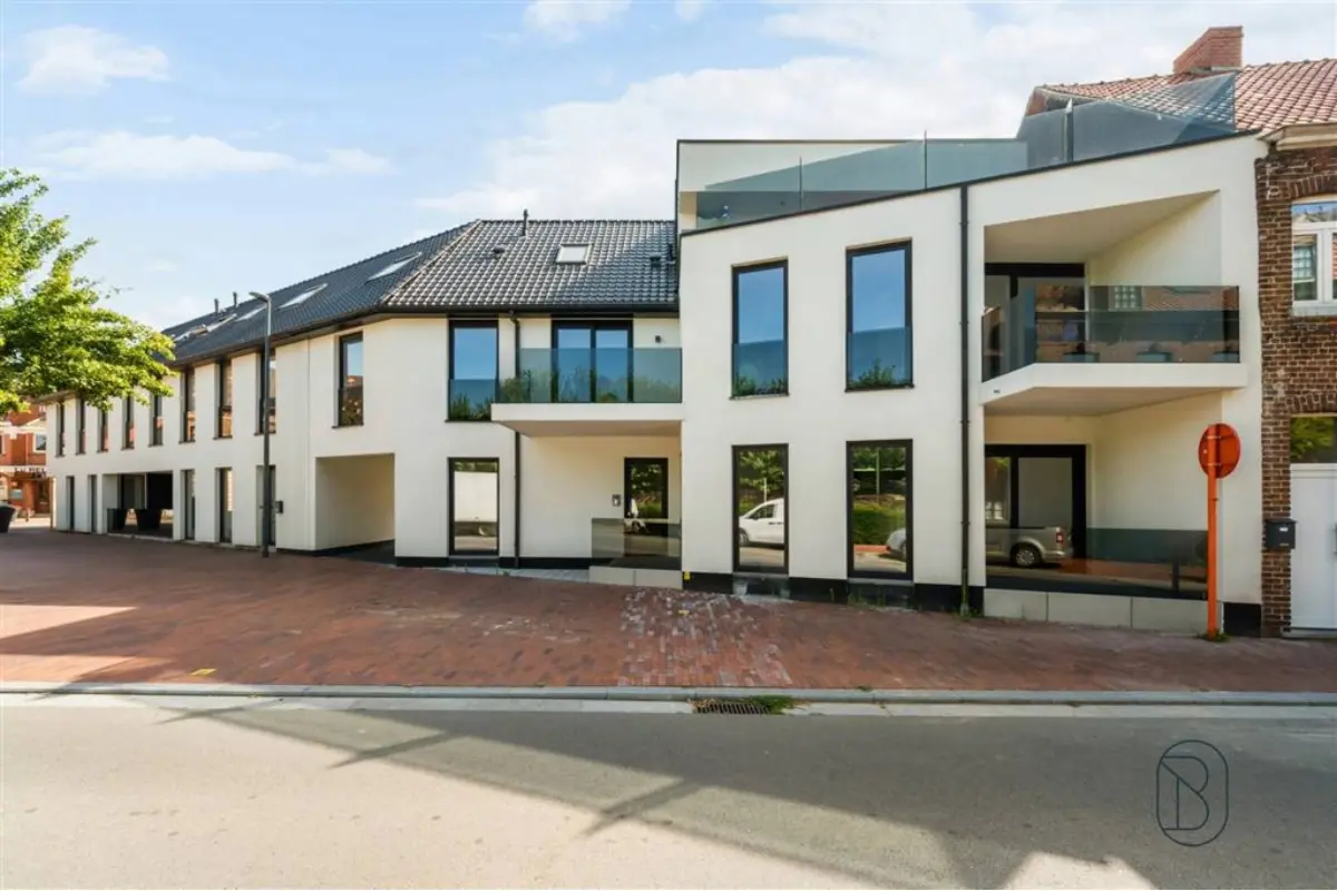 Appartement te  koop in Spiere-Helkijn 8587 215000.00€ 2 slaapkamers 77.00m² - Zoekertje 804472