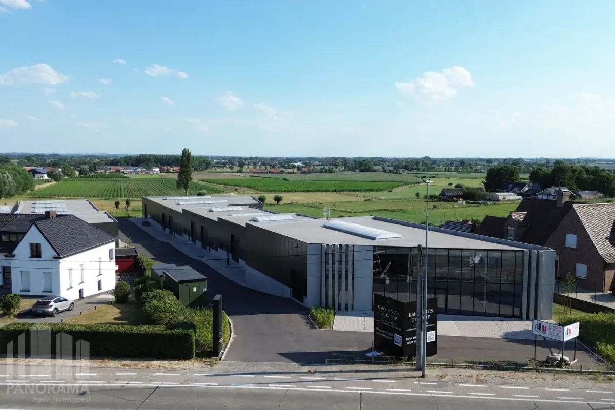 Handelszaak te  koop in Tielt 8700 645105.00€  slaapkamers 445.00m² - Zoekertje 804505
