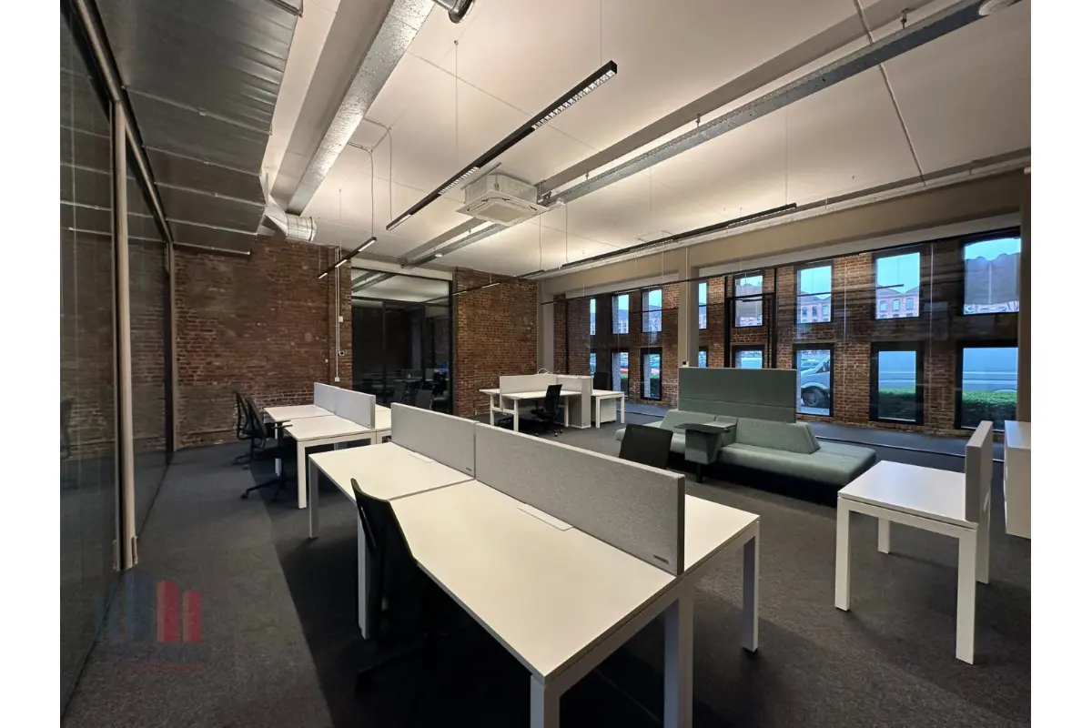 Handelszaak te  koop in Kortrijk 8500 1675000.00€  slaapkamers 725.00m² - Zoekertje 804507