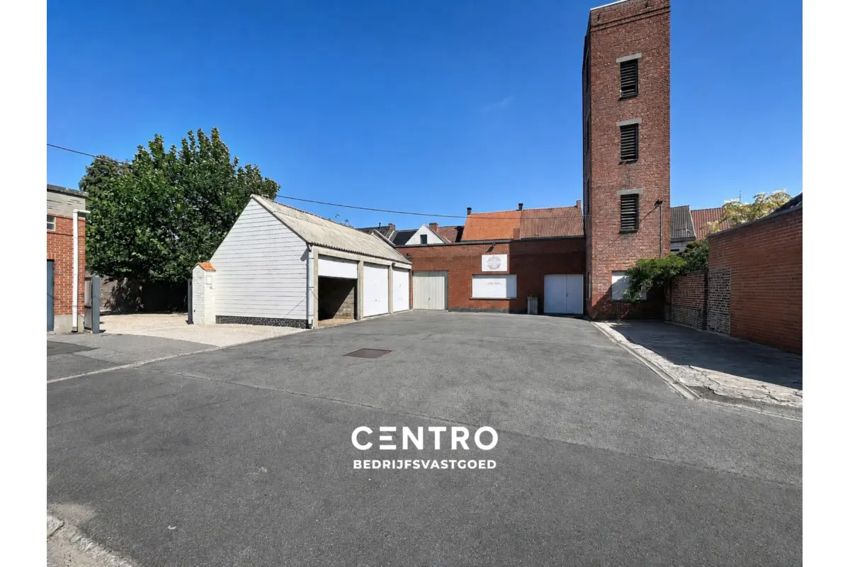 Handelszaak te  koop in Ingelmunster 8770 0.00€ 3 slaapkamers 610.00m² - Zoekertje 804596