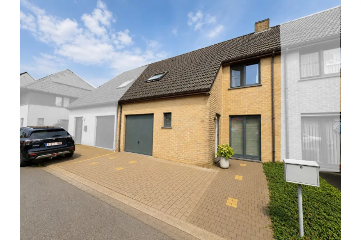 Herenhuis te  koop in Adinkerke 8660 385000.00€ 3 slaapkamers m² - Zoekertje 804873