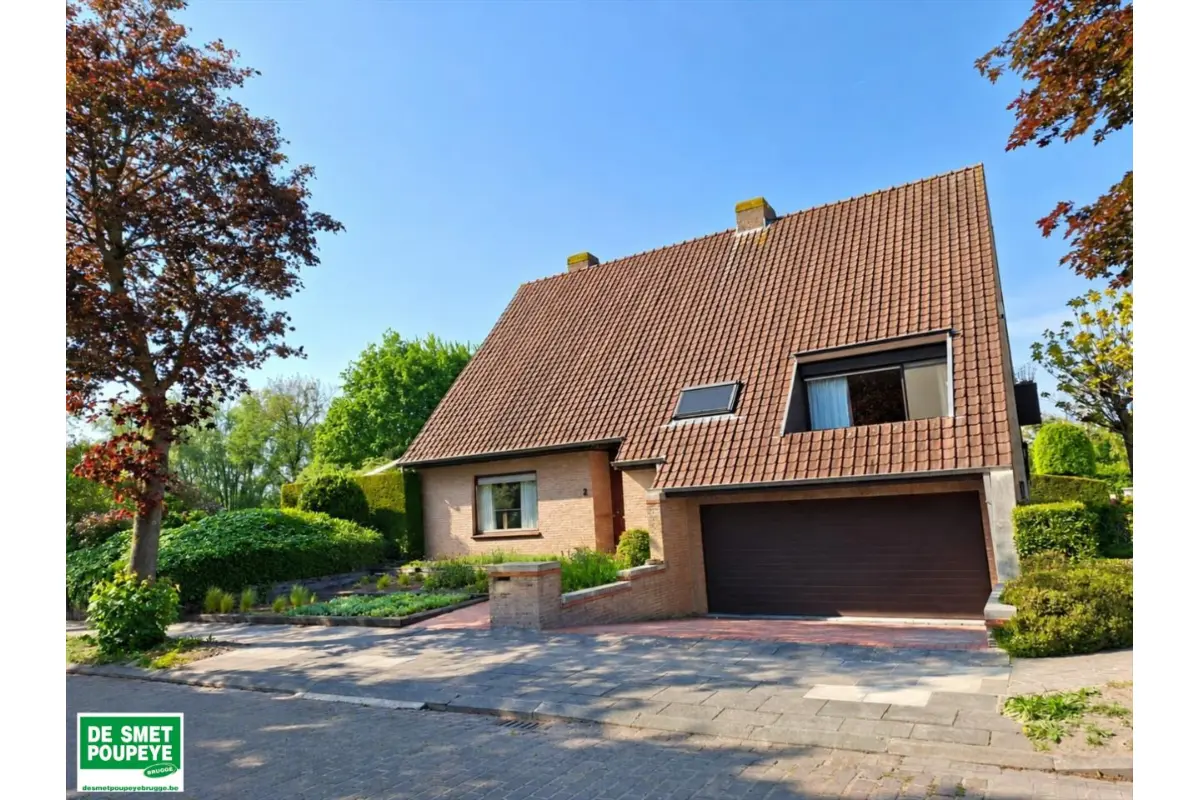 Villa te  koop in Assebroek 8310 740000.00€ 4 slaapkamers 285.00m² - Zoekertje 805374