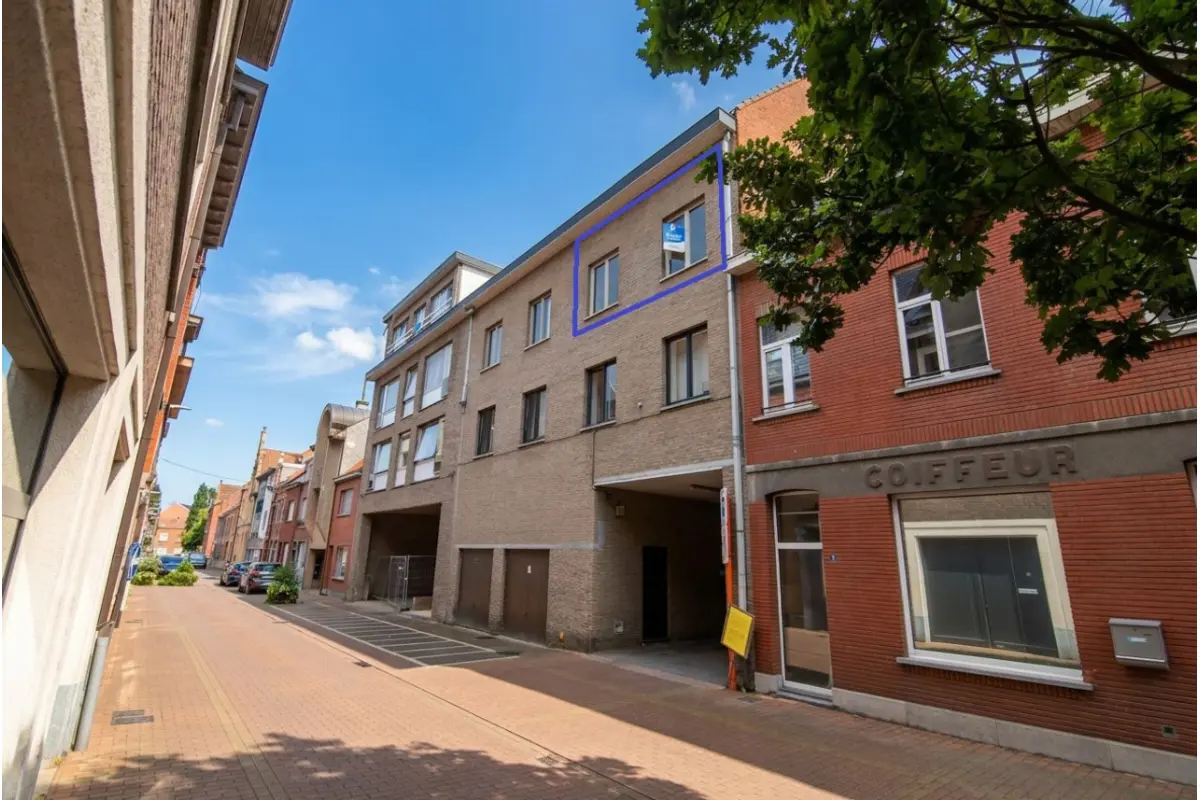 Appartement te  koop in Torhout 8820 175000.00€ 1 slaapkamers 74.00m² - Zoekertje 805047