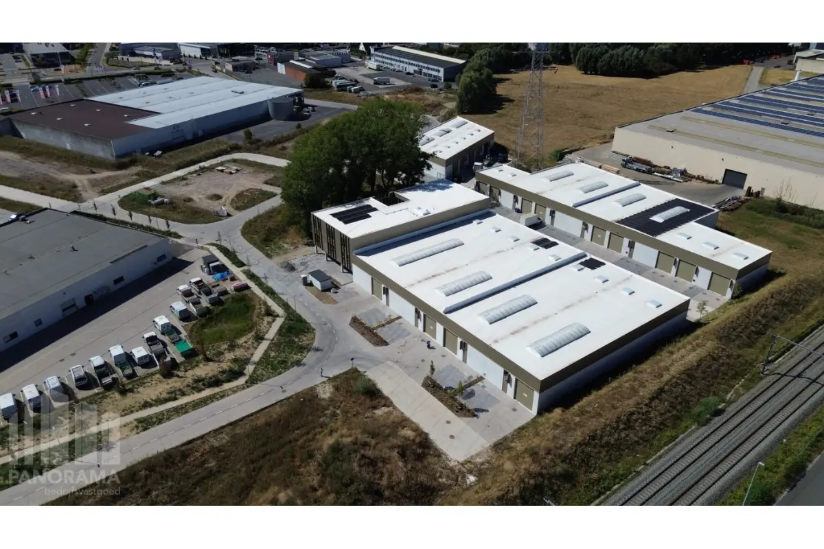 Handelszaak te  koop in Roeselare 8800 655125.00€  slaapkamers 417.00m² - Zoekertje 805313