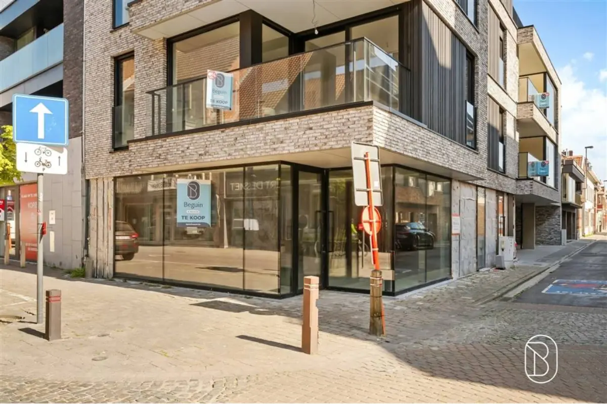 Handelszaak te  koop in Waregem 8790 215500.00€  slaapkamers 82.00m² - Zoekertje 805724