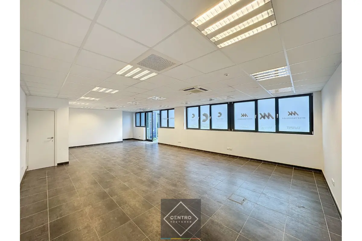 Handelszaak te  koop in Brugge 8000 225000.00€  slaapkamers 160.00m² - Zoekertje 805721