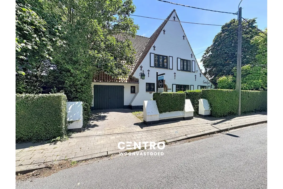Villa te  koop in Roeselare 8800 495000.00€ 3 slaapkamers 247.00m² - Zoekertje 806376