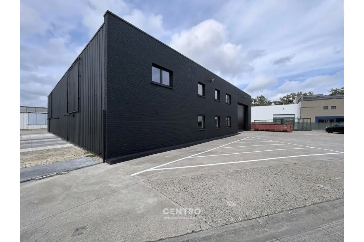 Handelszaak te  huur in Oostkamp 8020 0.00€  slaapkamers 220.00m² - Zoekertje 806373