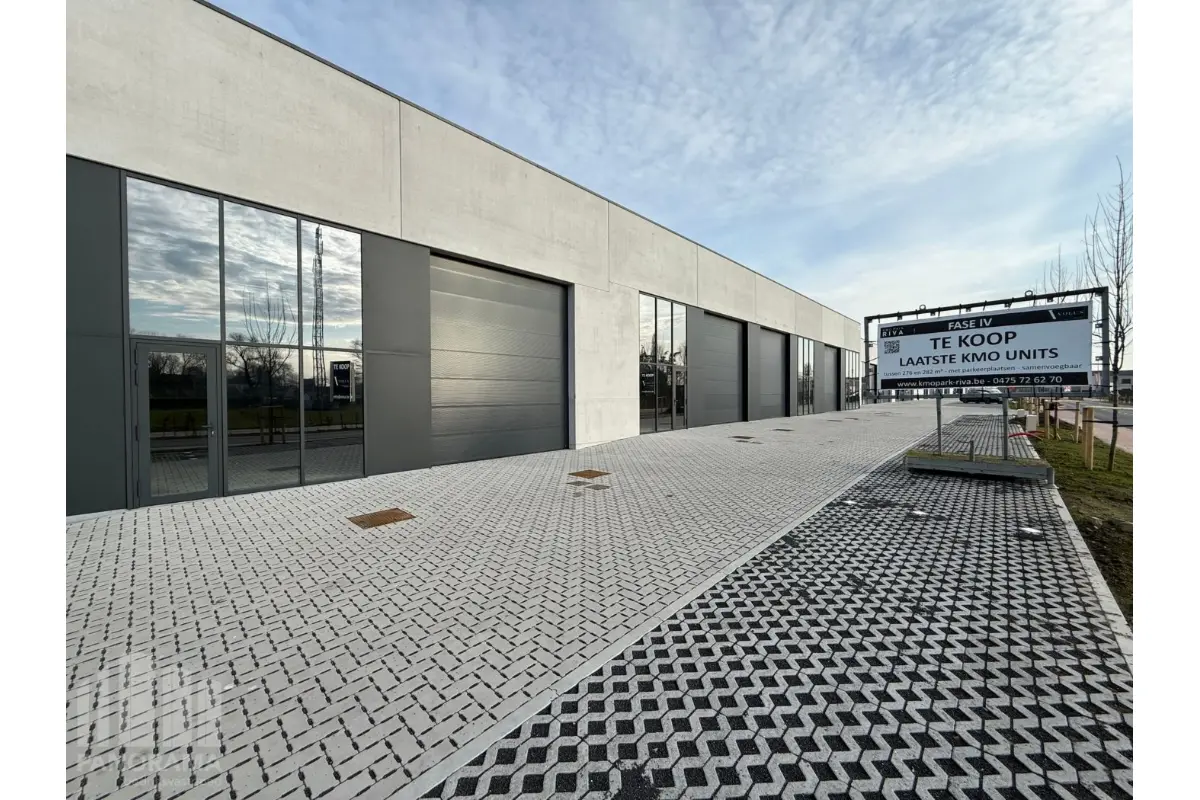 Handelszaak te  koop in Dentergem 8720 415000.00€  slaapkamers 276.00m² - Zoekertje 806409