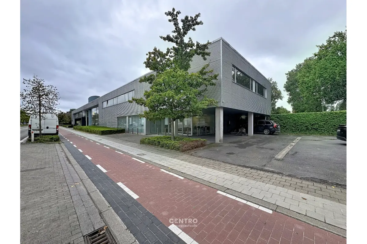 Handelszaak te  huur in Assebroek 8310 0.00€  slaapkamers 430.00m² - Zoekertje 806371